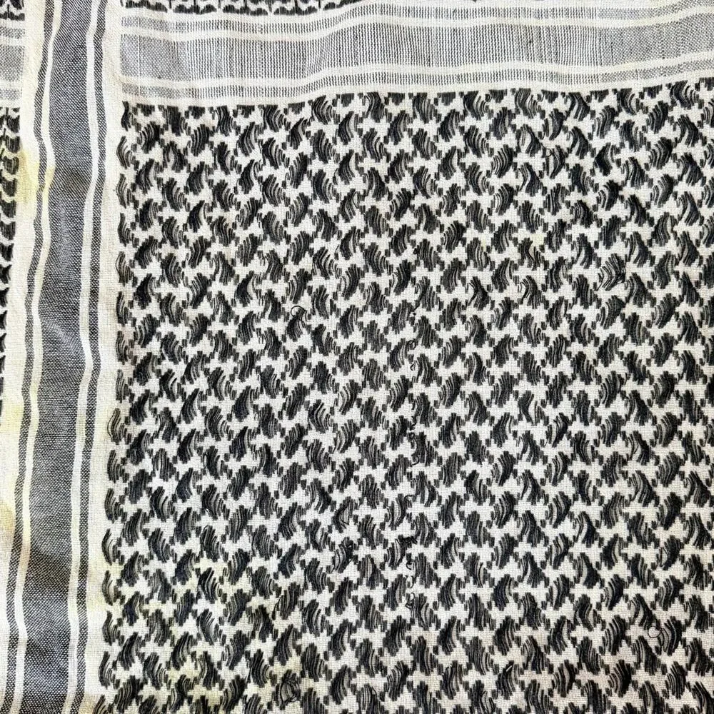 hand knit square scarf vintage old money quiet luxury accessories black cream